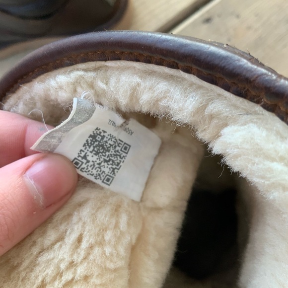 UGG | Kensington Boots - Picture 6 of 9